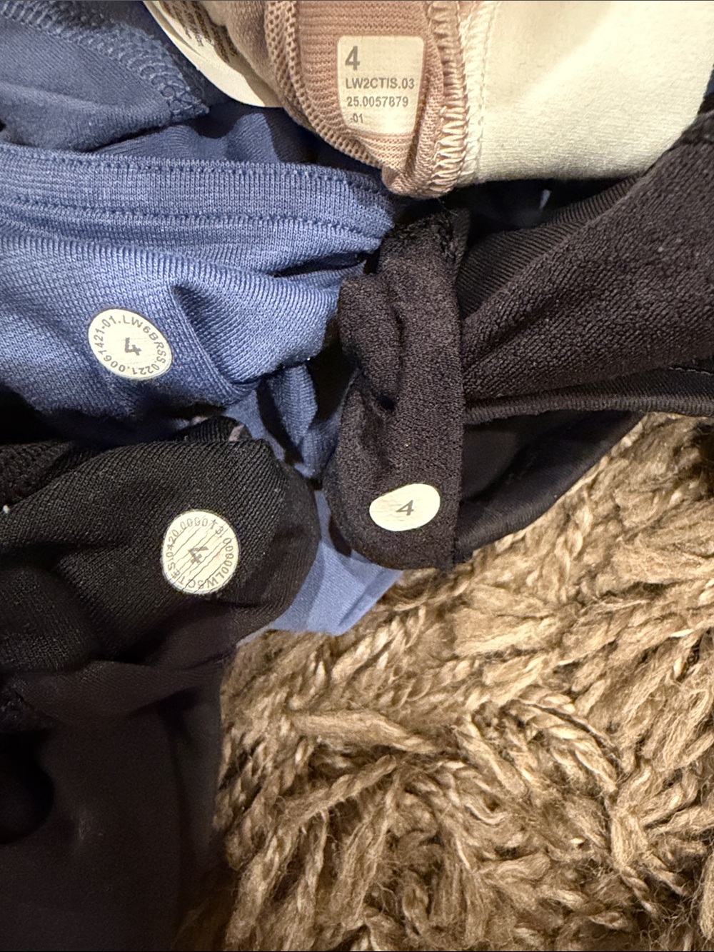 Lululemon bundle size 4 - Picture 2 of 13